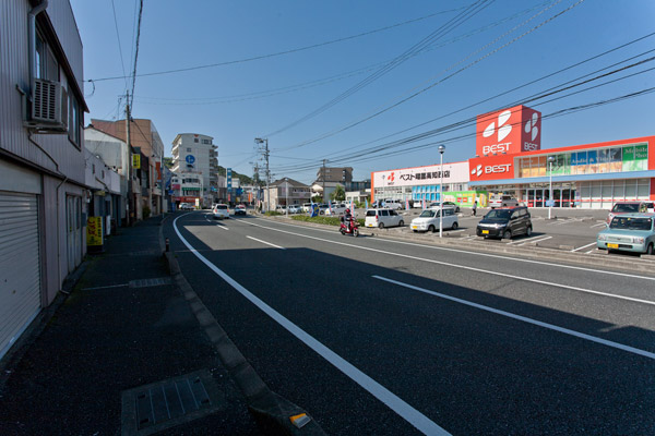 道なりに進みます。