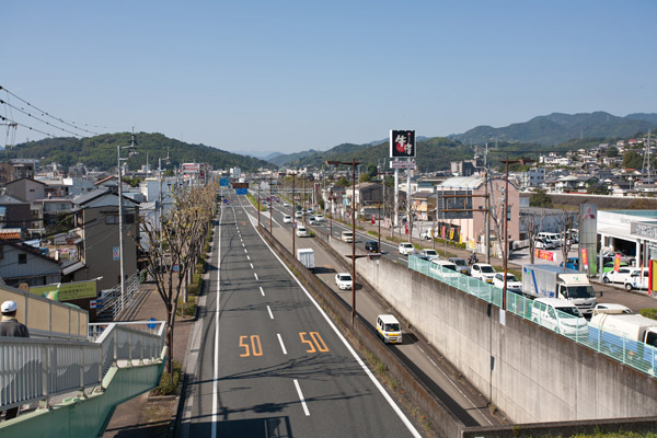 道なりに進みます。