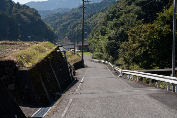 下りが続きます。