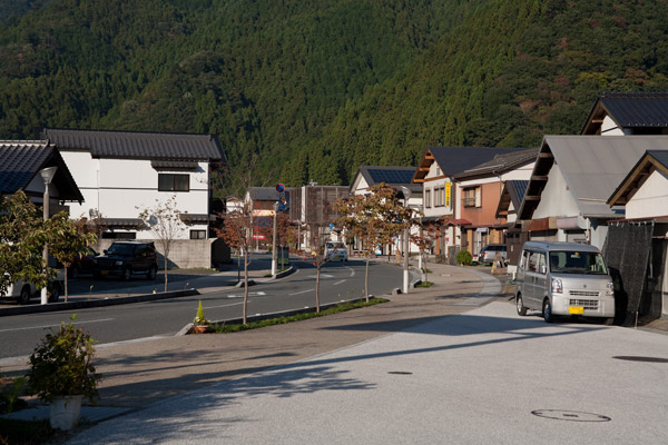 梼原の街なかへ。