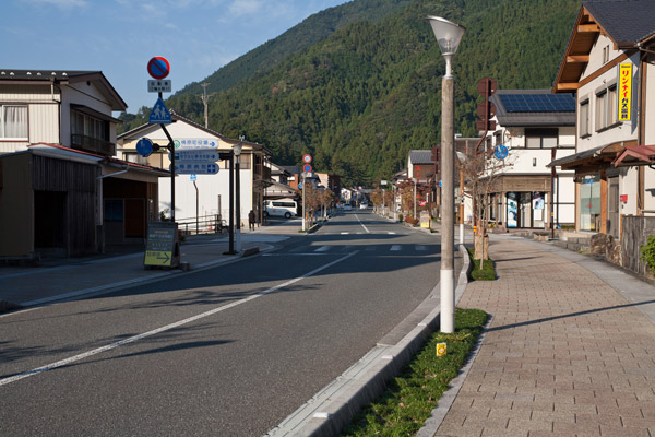 梼原の街なかへ。