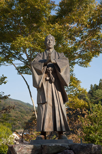 維新の門群像。掛橋和泉。