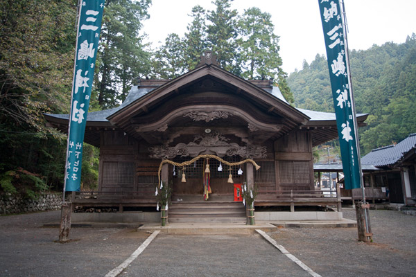 三嶋神社に参拝。