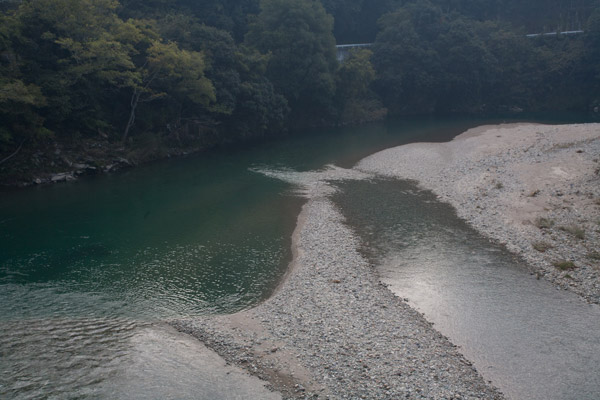 旧宿間村(亀ノ甲)から長浜港み向けて龍馬は、この川を舟でいきました。