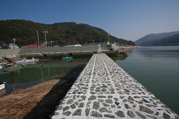 龍馬が舟を降りた長浜港近く、肱川河口の江湖という船溜まり。