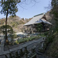 祇園山に抱かれた日蓮宗由緒寺院、妙本寺。