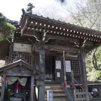 小さなお堂に1300年の時が宿ります。