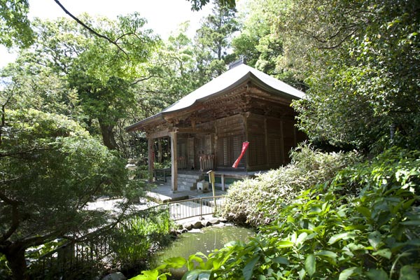 岩殿寺観音堂。