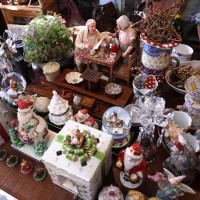 Meri Hariのクリスマス。毎年11月半ばから12月25日まで店内はクリスマスグッズにおおわれます。店主の水野さんが旅行に行った先で、住んでいた国で少しずつ仕入れて来たものを並べていくそうです。