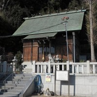 近殿神社。三浦義村を祀ります。義村は源頼朝挙兵から第3代執権北条泰時の時代まで活躍した鎌倉幕府最重要人物のひとり。三浦の地に栄えた三浦氏の6代目当主です。