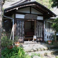 別願寺。かつては日本の東を治めた権力者、鎌倉公方の菩提寺として栄えました。