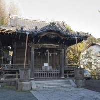 蛭子神社境内と本殿。本殿は1923年(大正12年)の大震災で倒壊し、1933年(昭和8年)に再建されました。