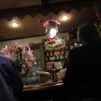 ある午後のパレサ。おじさん達が一杯やってます。
