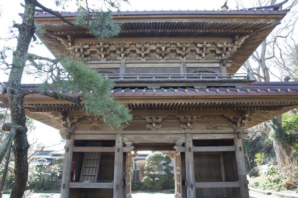 英勝寺、山門。