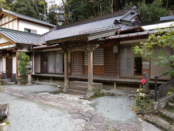 鎖雲寺本堂。
