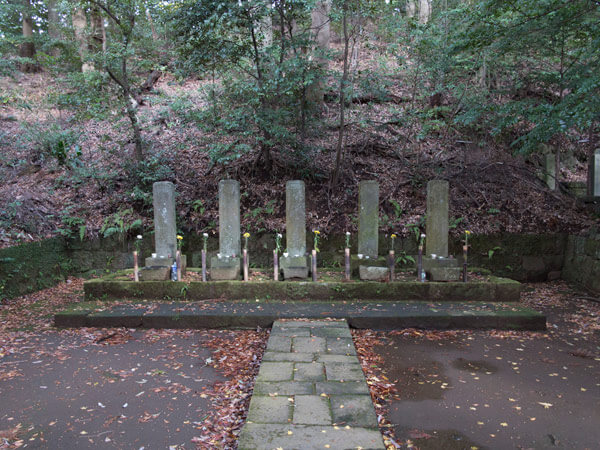早雲寺、北条五代の墓。領民に慕われたという後北条の領主たちが眠ります。