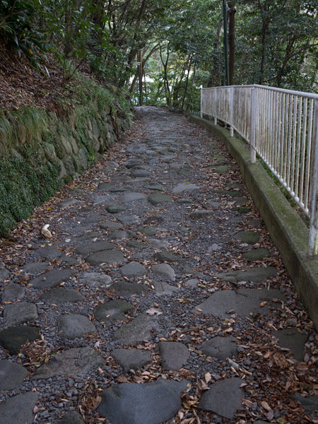 最初の石畳。