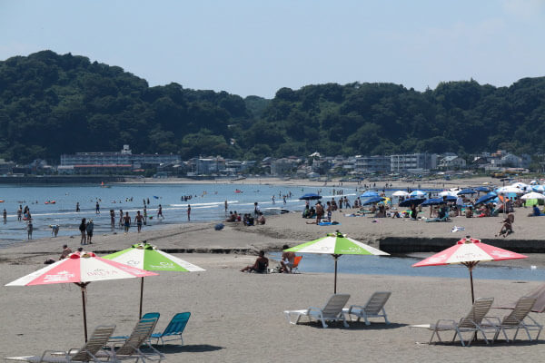 平成28年(2016年)7月19日の由比ヶ浜・材木座海水浴場。