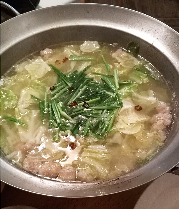 袈裟丸家のモツ鍋。