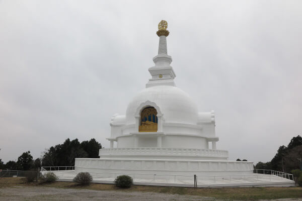 清澄寺、仏舎利塔。
