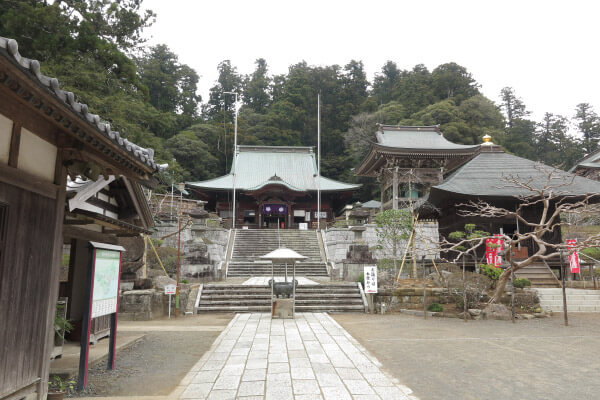 清澄寺。日蓮が入門、出家し、立教開宗した寺院。