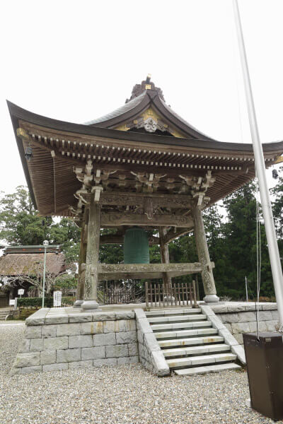 清澄寺、鐘楼と梵鐘。