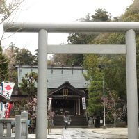 天津神明宮の三ノ鳥居。鳥居をくぐると神々がいらっしゃる聖域です。