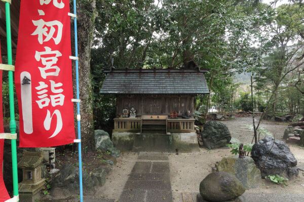 天津神明宮の境内、孫釣大明神祠。