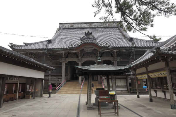 誕生寺、祖師堂。