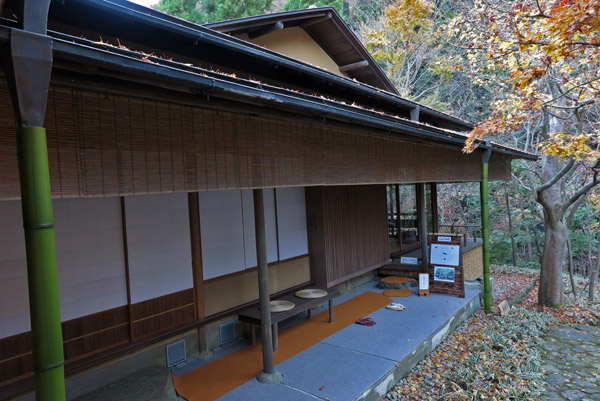平成29年(2017年)12月10日(土)、一条恵観山荘の紅葉。