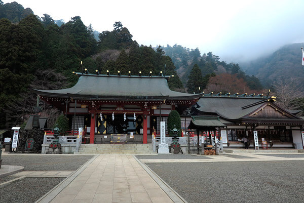 大山阿夫利神社の下社。約150年前、明治維新直後の神仏分離・廃仏毀釈まで、大山寺の本堂でした。【大山阿夫利神社】
